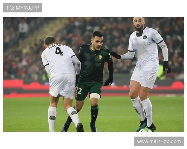 朗斯六人伤停，阵容深度受考验